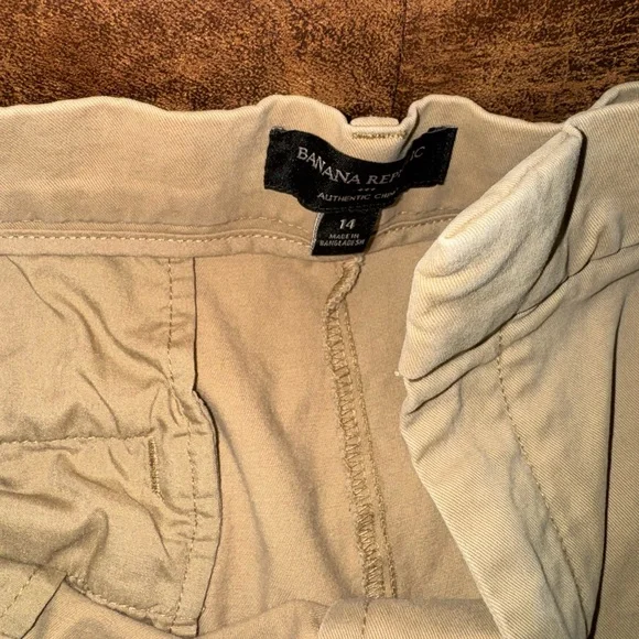 Banana Republic Authentic Chino Tan Bermuda Shorts Wms Size 14 - Picture 3 of 5